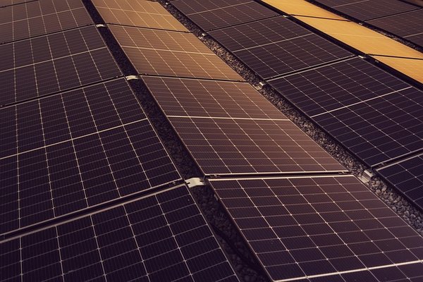 Panneau solaire photovoltaïque : économisez en produisant votre énergie
